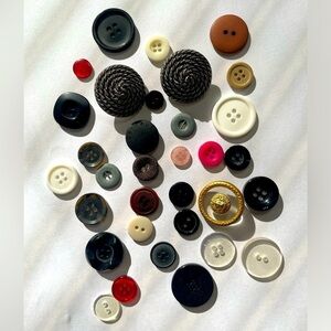 Buttons Vintage Bundle Lot 30+ Pieces
